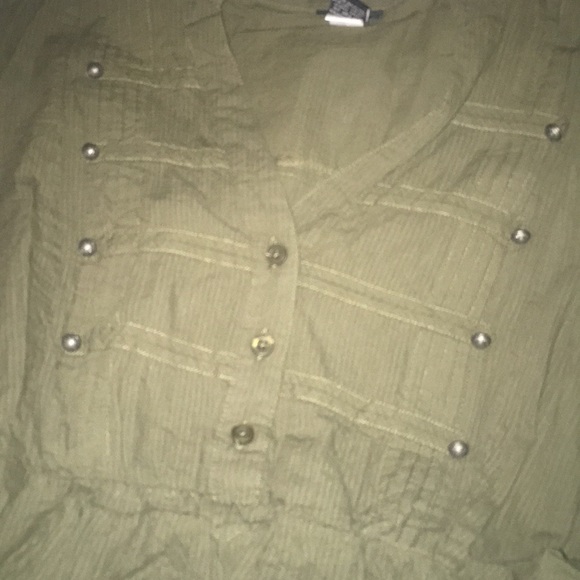 Army green military chic A-framed blouse buttons - Picture 3 of 4